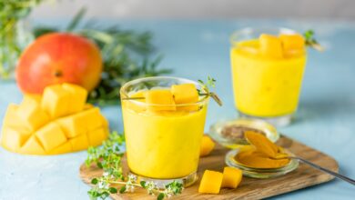 Este verano, receta de curd mango smoothie con piña flambeada 8