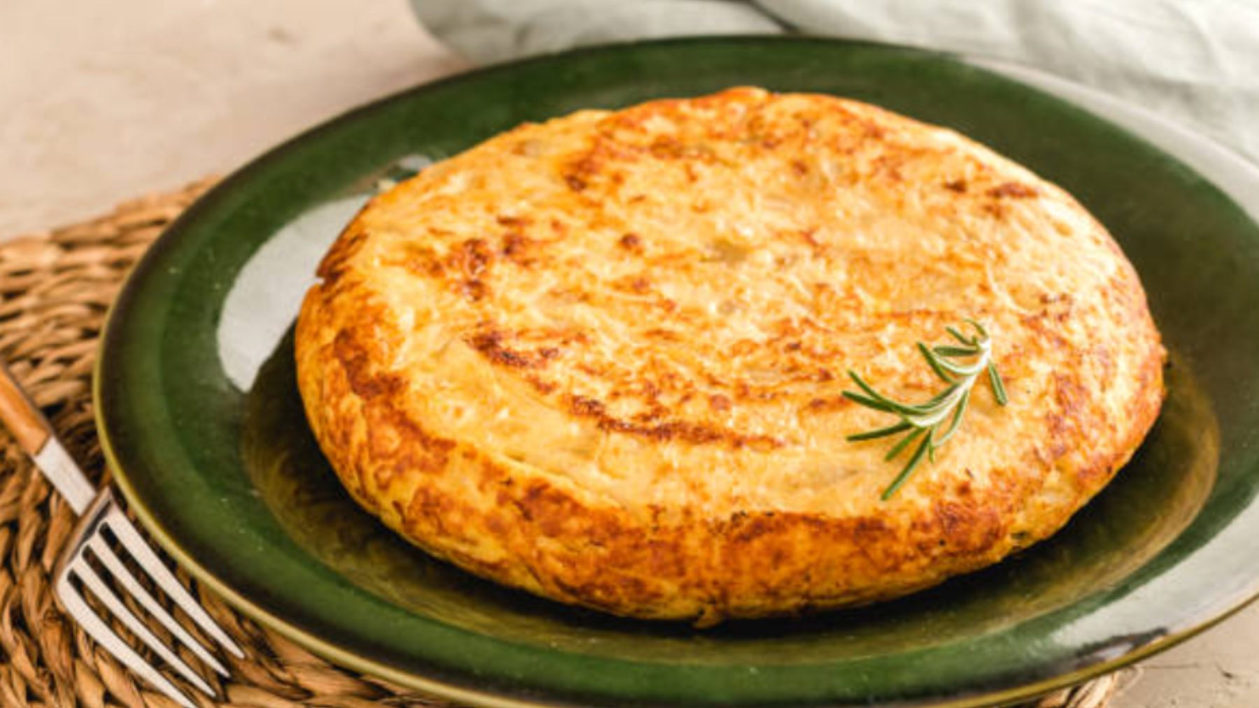 ¿Sabías que se puede hacer una tortilla de patatas en la freidora de aire? 4