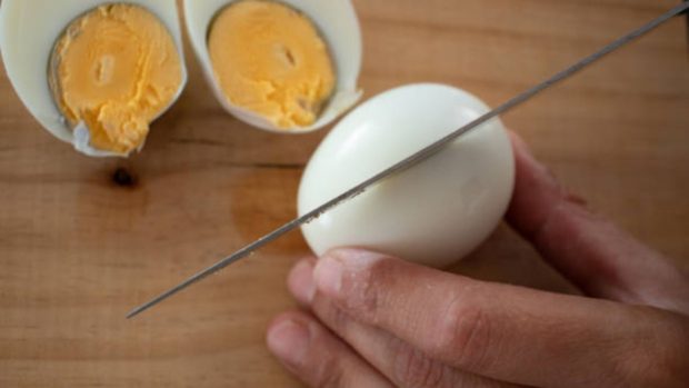 cortar huevos