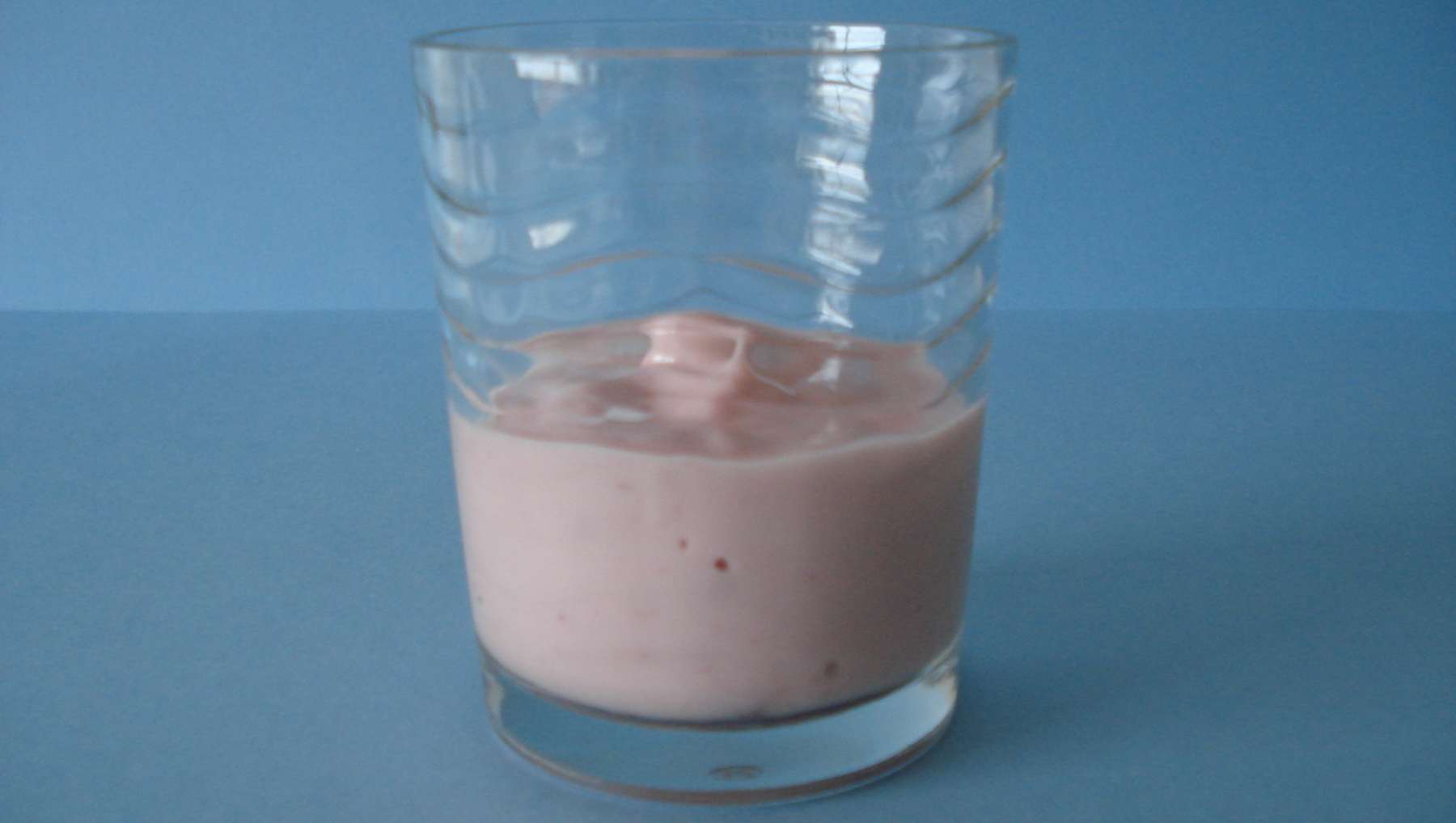 Yogur casero de cerezas, frambuesas y moras 4