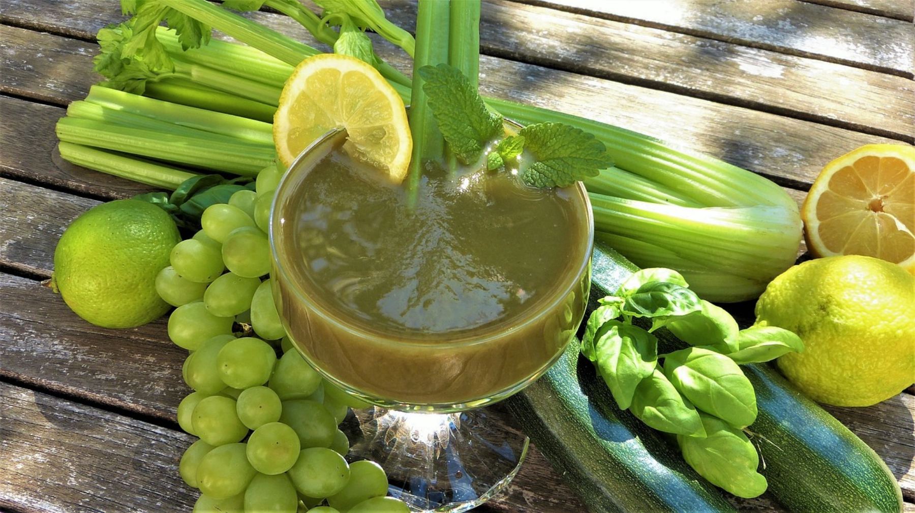 Ensalada aromática de apio y uvas 4