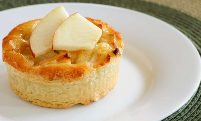 Tartaleta de manzana, queso de cabra y cebolla caramelizada 1