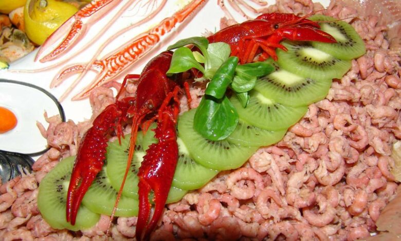 Receta de Kiwi relleno de marisco y salsa rosa 1