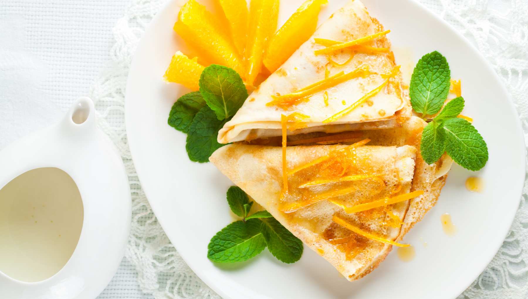 Crepes suzette con sorbete de mandarina y grand marnier 4