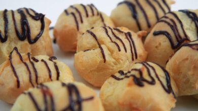 Profiteroles de pistacho con crema de mascarpone y chocolate blanco 8