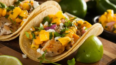 Receta veraniega de tacos de pescado con salsa de mango 2