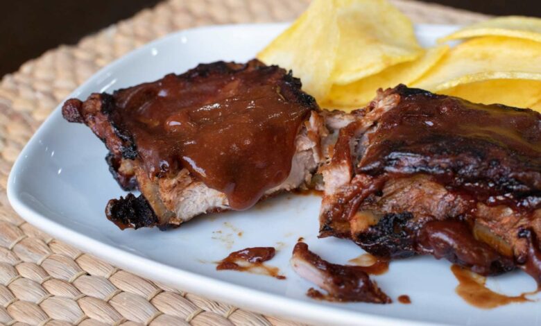 Costillas de cordero glaseadas con salsa de frutos rojos 1