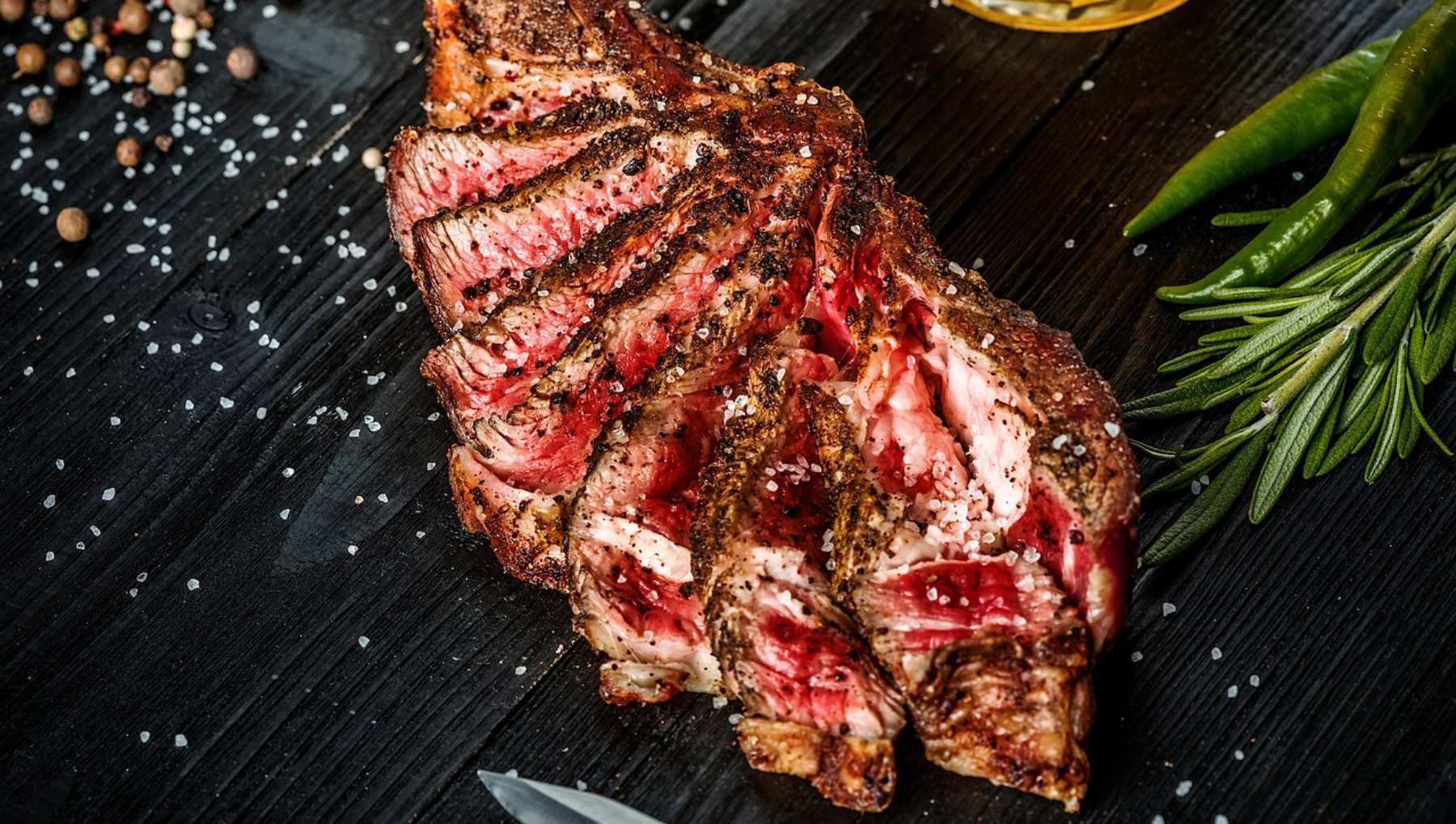 Este verano, chuletón de vaca madurada con chimichurri de cilantro 4