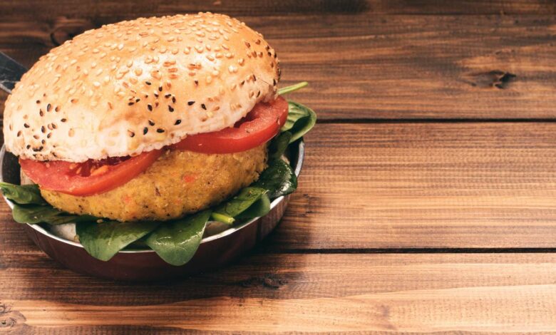 Hamburguesa casera de quinoa con aguacate, para las vacaciones del verano 1