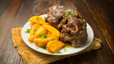 Rabo de toro estofado con setas y patatas 8