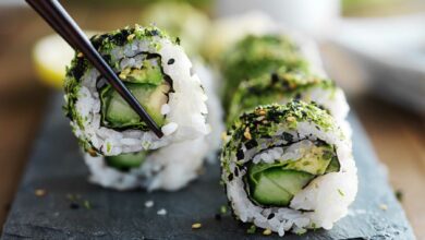 Esfera de aguacate y maracuyá en nido de alga nori: una explosión de sabores 2