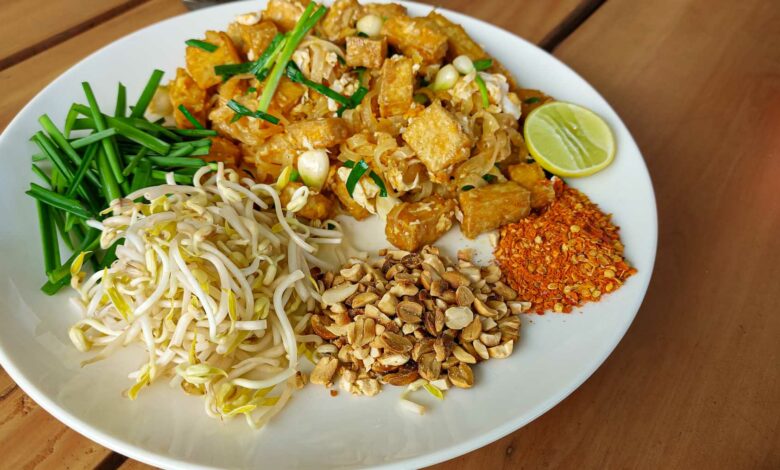 Pad thai con fideos de arroz y tofu 1