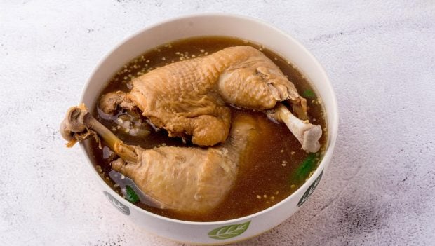 sopa de pollo