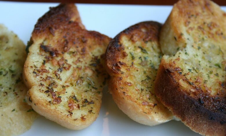 pan de ajo casero que mejora cualquier comida 1