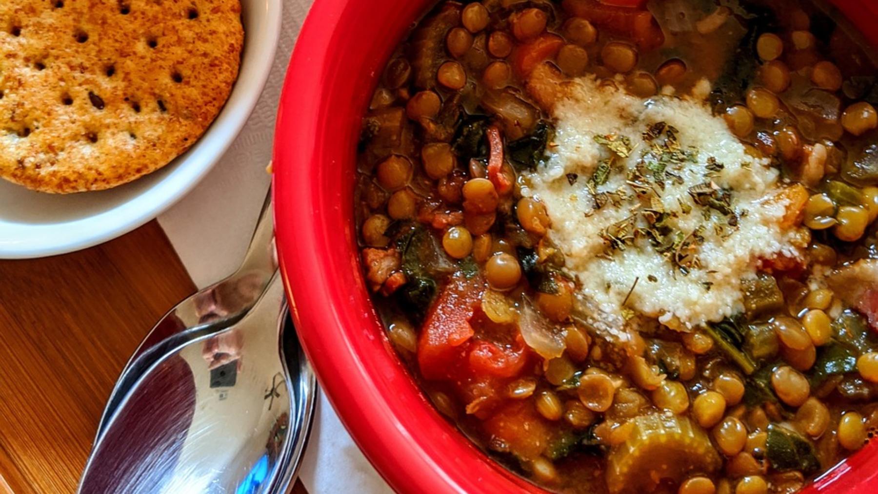 Este guiso de lentejas con lo que tienes en la despensa te salvará el almuerzo en 25 minutos 4