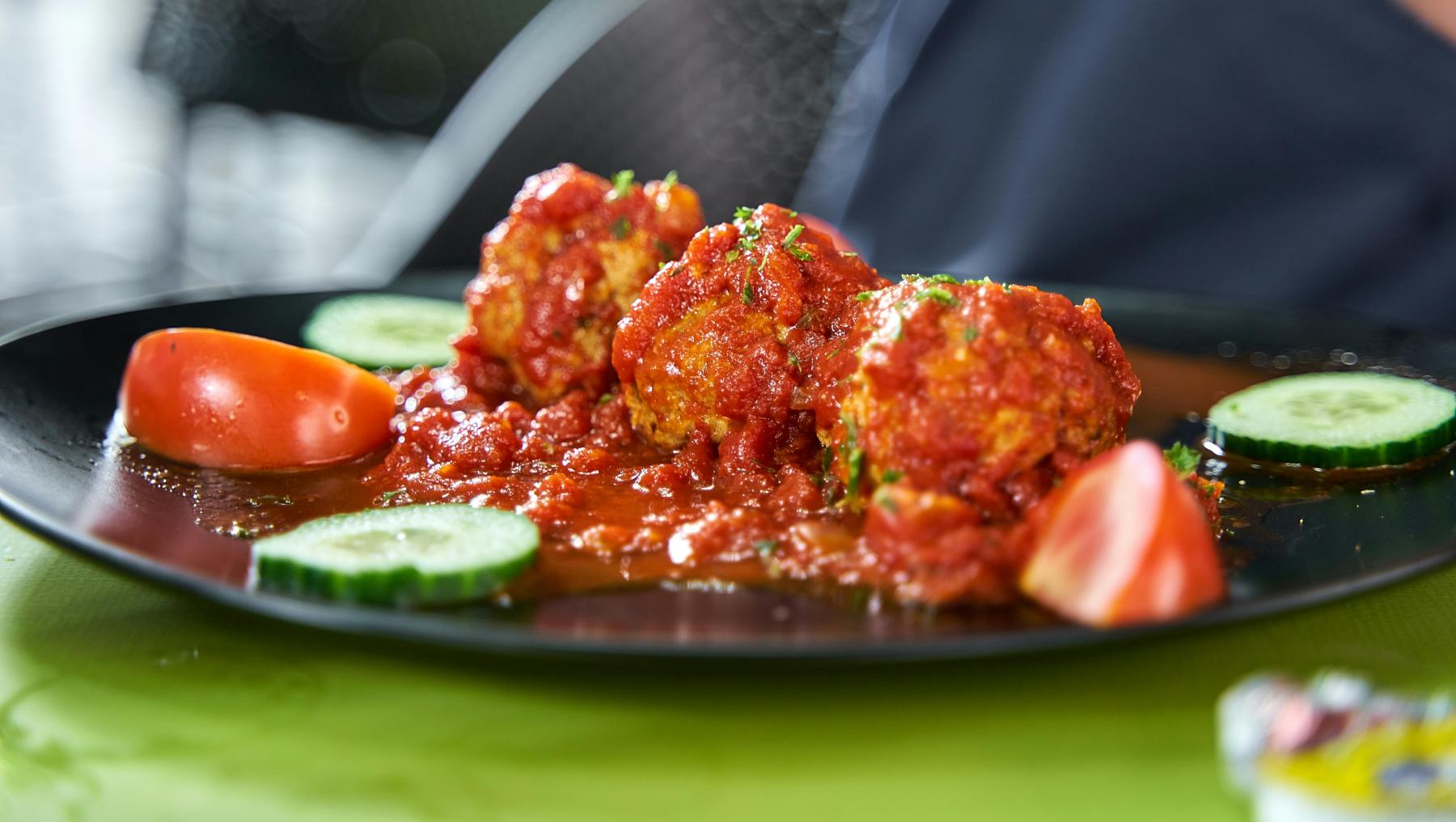 las albóndigas más tiernas en salsa de tomate casera 4